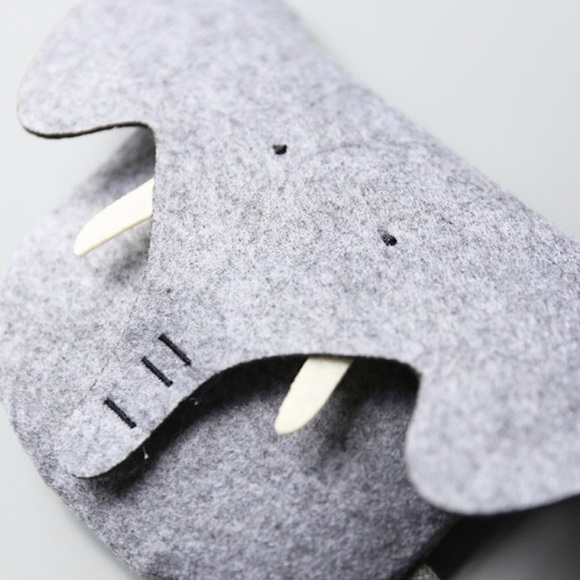 NEW Kids Gray & Pink Elephant Crossbody bags - Picture 4 of 5